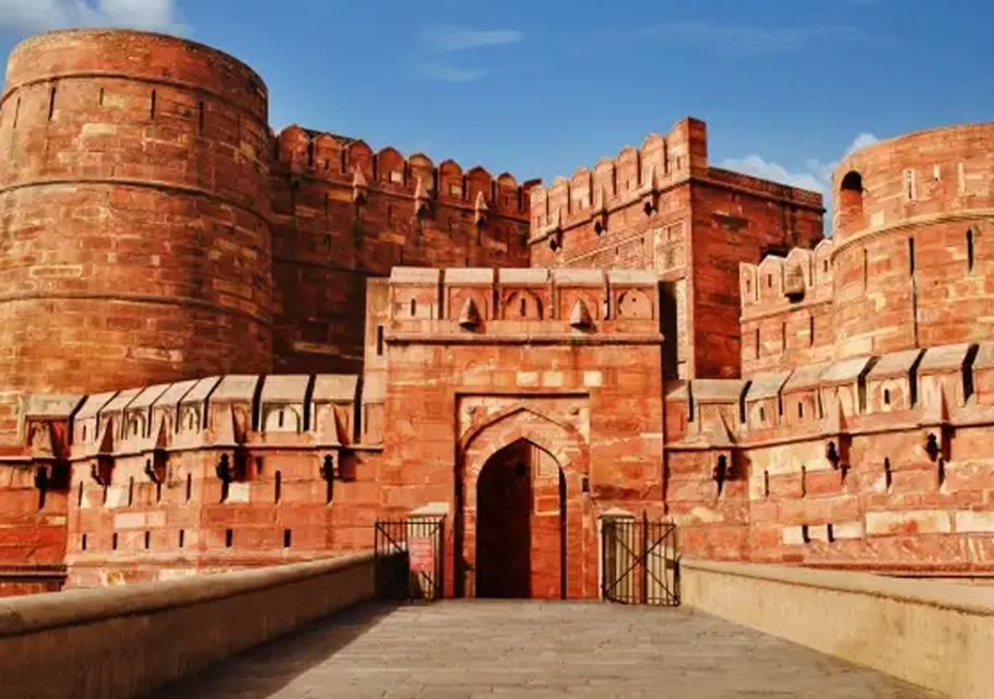 2 Days Delhi & Agra Private Tour with Sunrise Taj mahal - Old Delhi: Red Fort and Jama Masjid with a guided rhythm