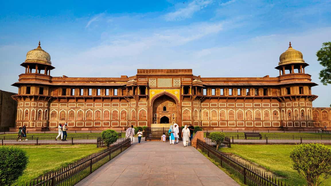 Agra Fort: Guided UNESCO Heritage Walking Tour - Key things that make this walk worth it