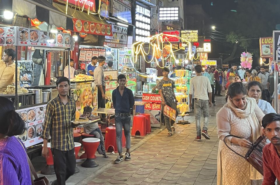 Agra: Sadar Bazar Food Market Night Walking Tour by Tuk-Tuk - The core experience: a guided food walk through Sadar Bazar