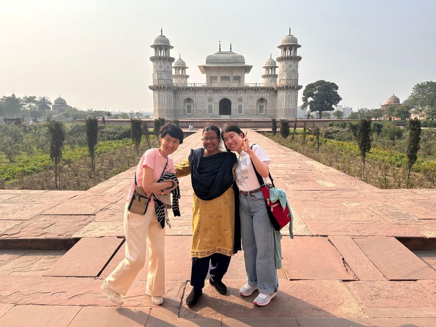 Agra: Skip-the-Line Taj Mahal & Agra Fort Private Tour - Taj Mahal time: what the guide helps you notice