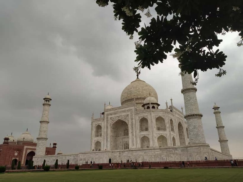 Agra: Taj Mahal and Mausoleum Guided Tour with Skip-the-Line - Who this tour is best for