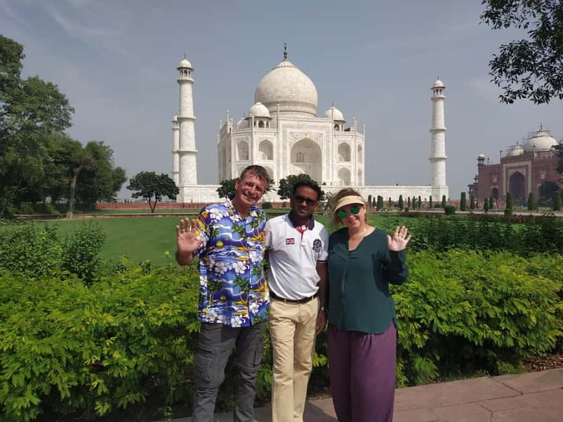 Agra: Taj Mahal and Mausoleum Guided Tour with Skip-the-Line - Your guide at the Taj Mahal: explanations that make the building click