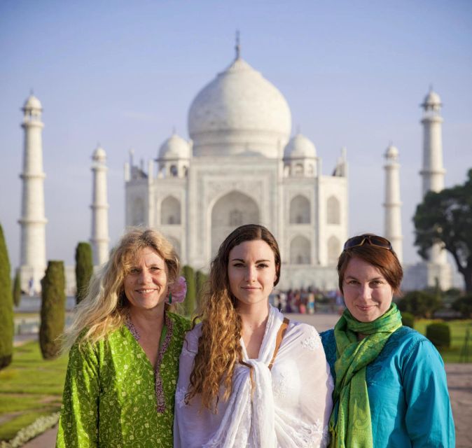 Agra: Taj Mahal Skip-the-Line & Guided Private 3 Hours Tour - Your private guide at the Taj: marble details and the Shah Jahan story