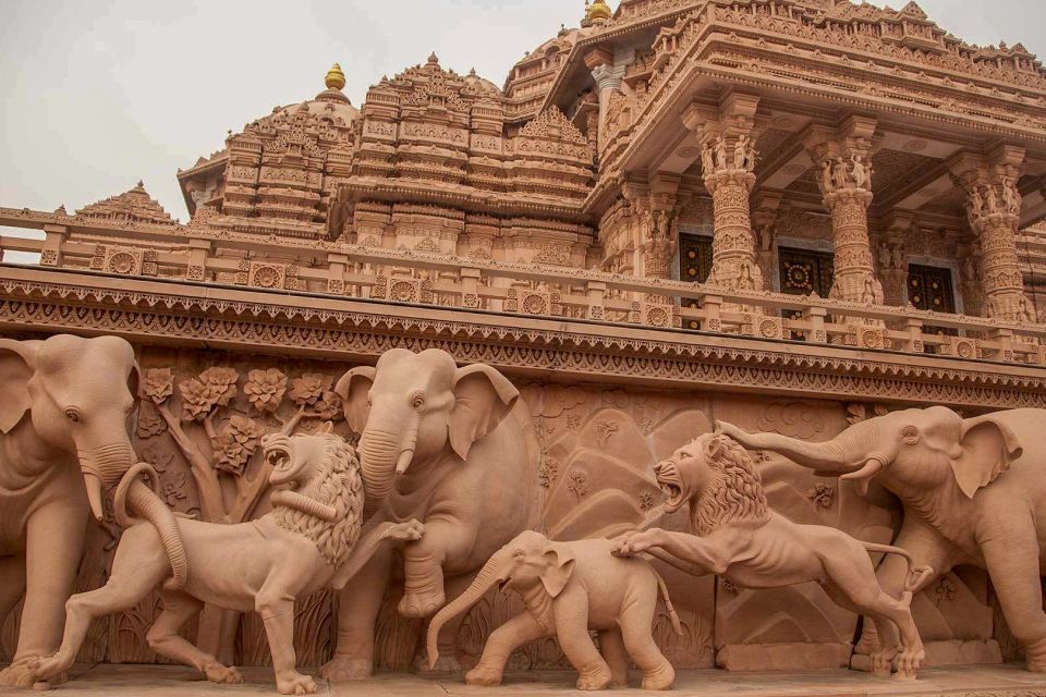 Akshardham Light & Fountain Show with Pick-up & Drop-off - Who this tour suits best (and who should think twice)
