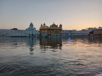 Amritsar: Golden Temple, Jallianwala Bagh, Wagah Border Tour - Langar Hall: the free meal that changes the mood