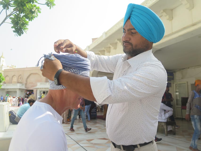 Amritsar: Golden Temple, Jallianwala Bagh, Wagah Border Tour - Wagah Border ceremony: patriotism with choreography