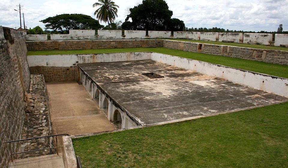 Bangalore: Mysore Tour with Lunch and Guide - Bailey’s Dungeon: why the scary part matters
