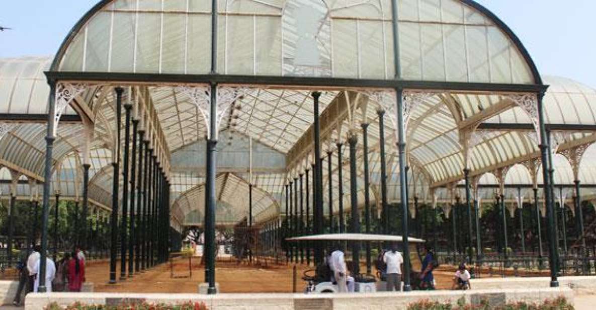 Bangalore: Private Full-Day City Tour w/ Lunch - Tipu Sultan’s Palace: teakwood craftsmanship and the British-era struggle context
