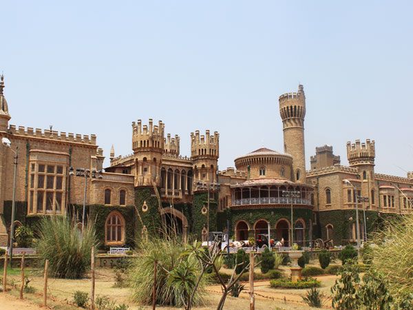 Bangalore: Private Full-Day City Tour w/ Lunch - ISKCON Temple: neo-classical spirituality and an easy first stop