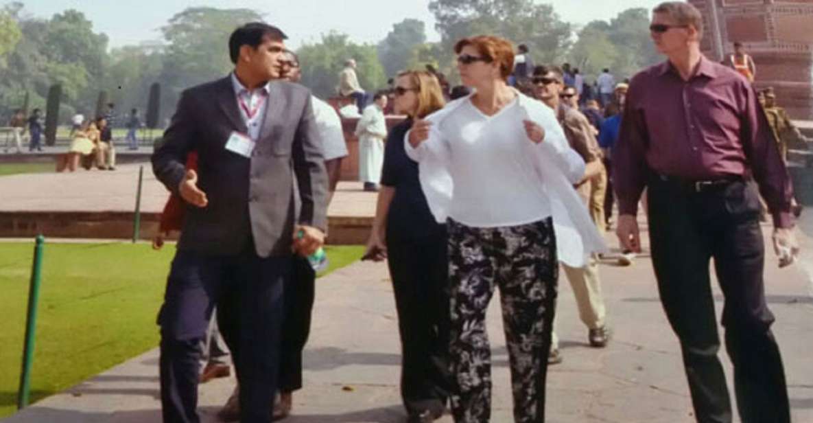 Book Govt. Approved Tour Guide For Taj Mahal & Fort - Bazaar time and the art of not getting pulled around