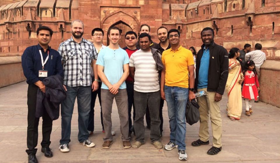 Book Govt. Approved Tour Guide For Taj Mahal & Fort - Lunch break: plan on paying yourself