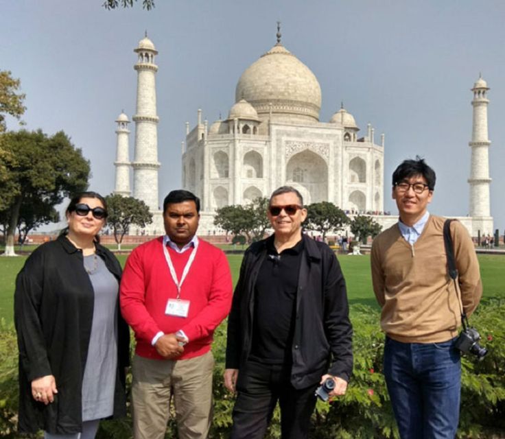 Book Govt. Approved Tour Guide For Taj Mahal & Fort - Timing, day length, and the Friday closure note
