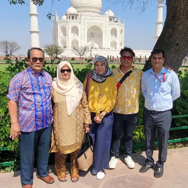 Book Govt. Approved Tour Guide For Taj Mahal & Fort - Meeting in Agra and getting moving without stress