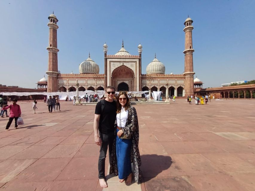 Delhi: Airport to Airport Guided Layover City Tour - Old Delhi highlights: Jama Masjid, Chandni Chowk, and the Red Fort photo window