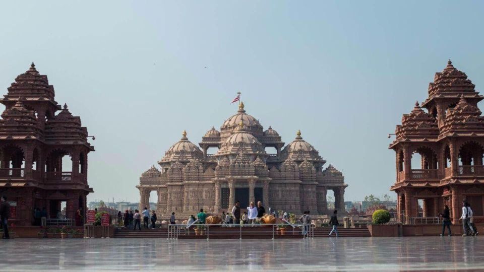 Delhi: Akshardham Temple, India Gate & Safdarjung Night Tour - A 4-hour Delhi plan that works from 3:00 PM to night