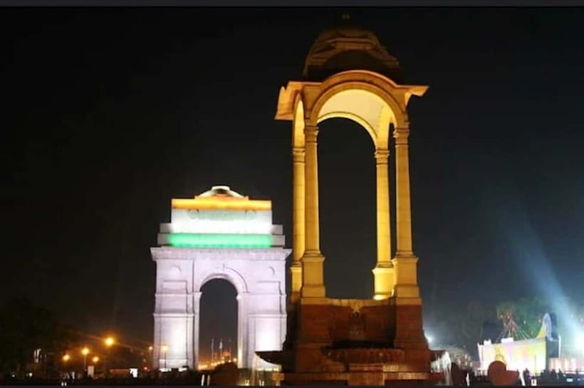 Delhi: Akshardham Temple, India Gate & Safdarjung Night Tour - India Gate illuminated: the memorial, the meaning, and the night perspective
