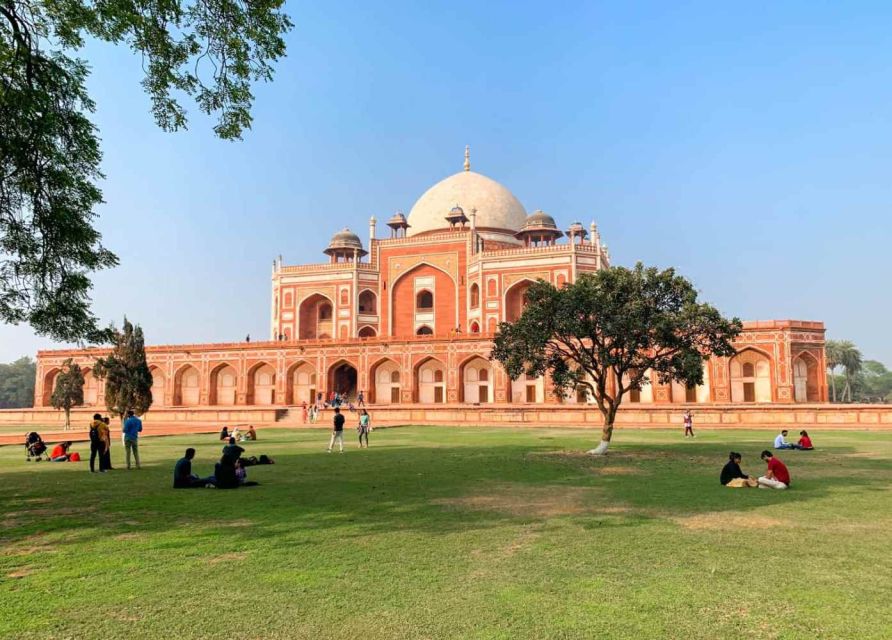 Delhi: City Tour of Old Delhi & New Delhi with Private Guide - Jama Masjid, then Raj Ghat: religion and remembrance in a tight circuit