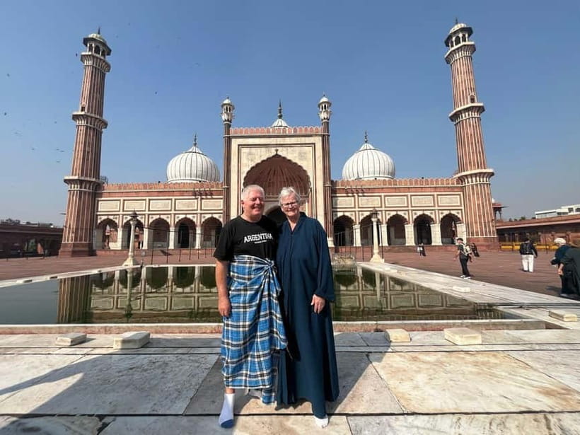 Delhi: Customizable Old and New Delhi Half or Full Day Tour - Jama Masjid’s scale: guided access makes it make sense