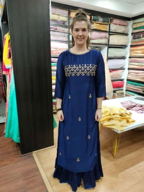 Delhi: Customized Shopping Tour with Female Consultant - Food Tastings, Water, and Staying Comfortable During 5 to 8 Hours