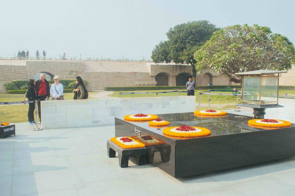 Delhi Footsteps of Mahatma Gandhi Half-Day Tour - Raj Ghat on the Yamuna: where Hey Ram matters