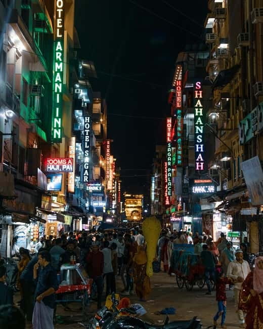 Delhi: Guided Shopping Tour Experience with Female Expert - Chandni Chowk: classic Delhi lanes and real bargaining practice