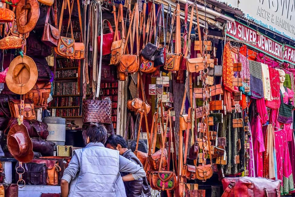 Delhi Markets: A Cultural Shopping Experience with an Expert - Photography, Textiles, and Souvenir Strategy