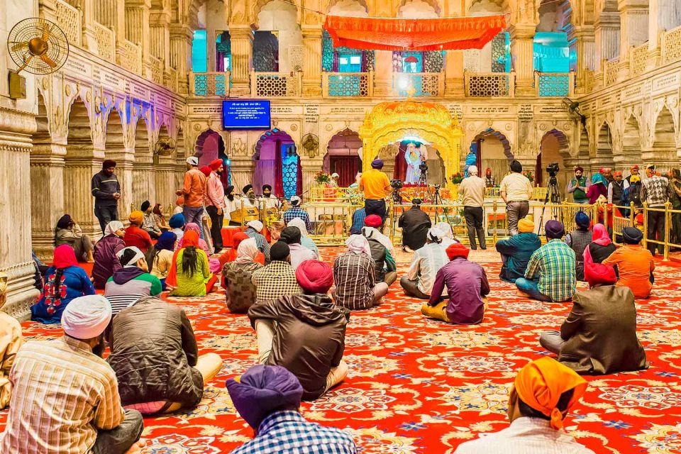 Delhi: Old Delhi & Spice Market Tour - Rickshaw and metro: why the transport is part of the experience