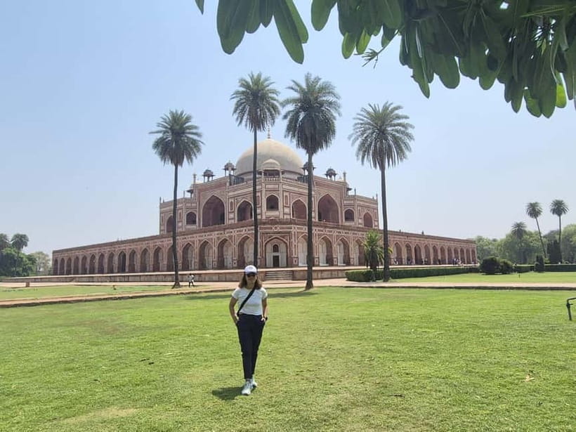 Delhi: Old & New Delhi Full or Half-Day Private Guided Tour - Jama Masjid: the first stop that sets the whole tone