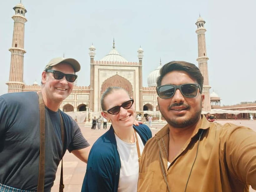 Delhi: Old & New Delhi Private Full Day or Half Day Tour - Red Fort from the outside: still worth it, but know what you’re getting