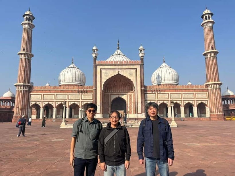 Delhi: Old & New Delhi Private Full Day or Half Day Tour - Jama Masjid: one of India’s biggest mosques, explained on the spot