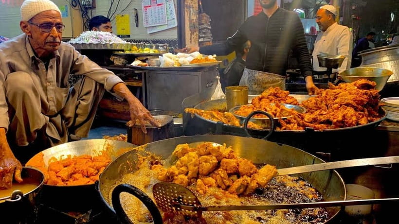 Delhi: Private Chandni Chowk, Food Tasting, & Tuk-Tuk Tour - Spice, fabric, and dry-fruit stalls: how to shop smart (and not get rushed)