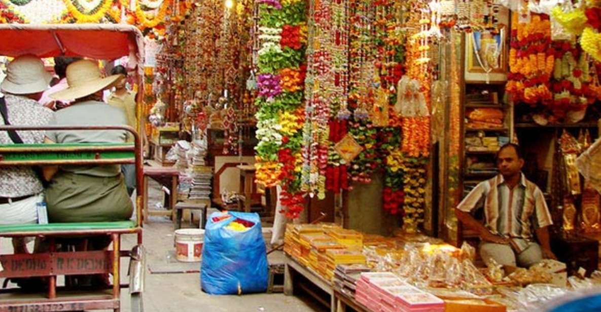 Delhi: Private Half-Day Guided Shopping Tour with Transfer - Khari Baoli Spice Market: Tea, Herbs, Nuts, and Smell That Hits First