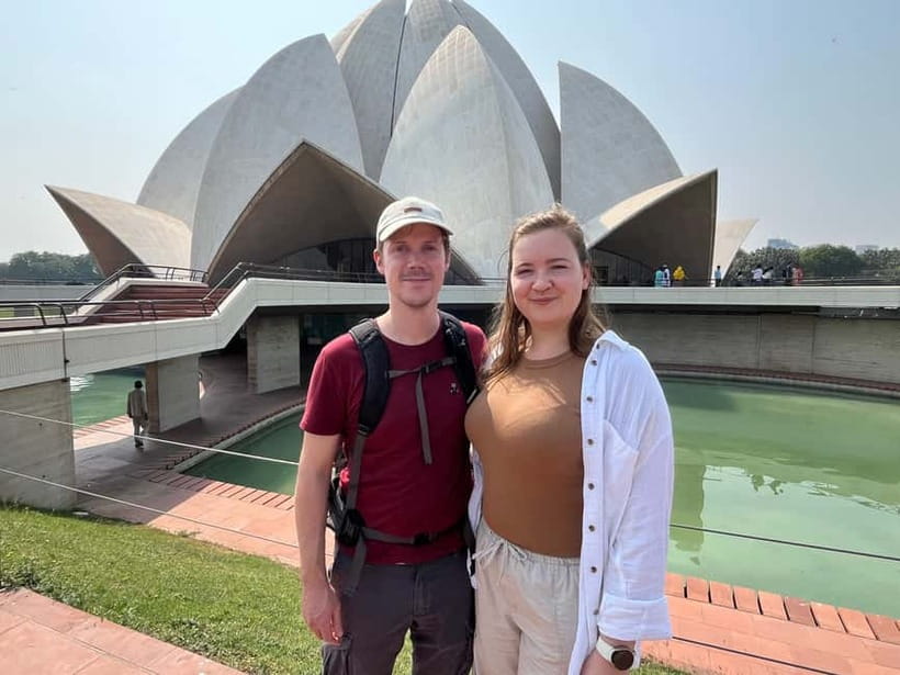 Delhi: Private Old & New Delhi Guided Half- or Full-Day Tour - Qutb Minar and Agrasen ki Baoli: the mix of grand and unusual