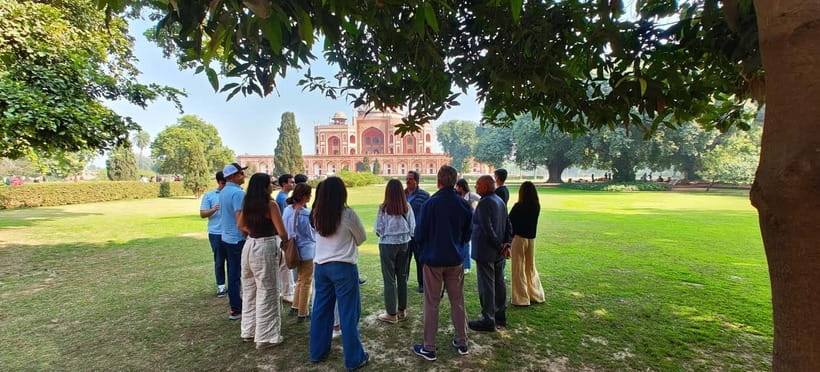 Delhi: Private Old & New Delhi Tour – Full or Half Day - Jama Masjid: big scale, real worship space, and good etiquette