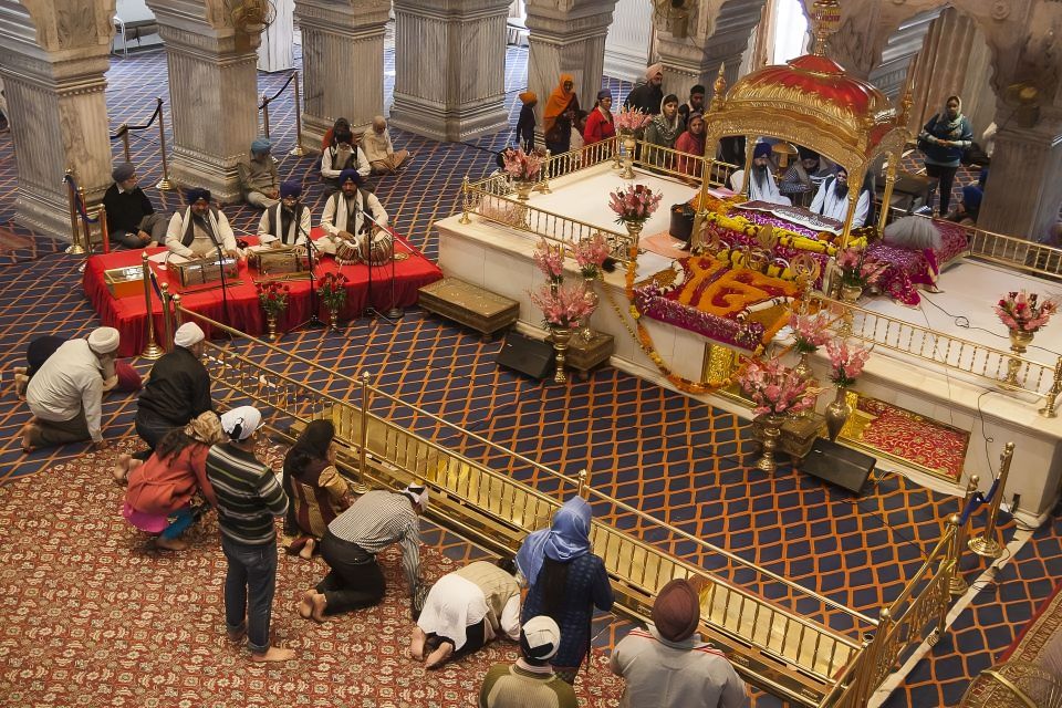 Delhi: Private Old & New Delhi Tour - Full or Half-Day tour - Jama Masjid and Chandni Chowk: Where Delhi Smells Like Reality