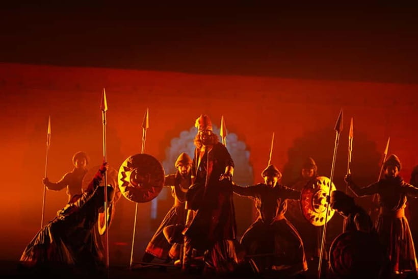 Delhi: Red Fort Light and Sound Show Guided Tour - Getting into the Red Fort after dark: what to look for before the show
