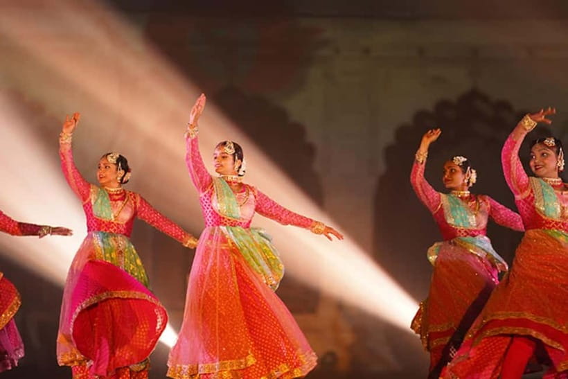 Delhi: Red Fort Light and Sound Show Guided Tour - Timing and pacing: how a 3-hour evening tour really works