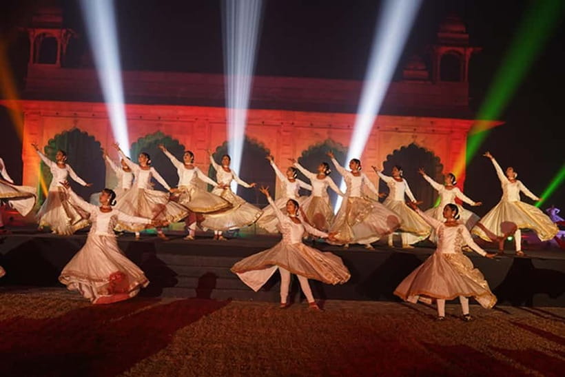 Delhi: Red Fort Light and Sound Show Guided Tour - Who should book this tour (and who should skip it)