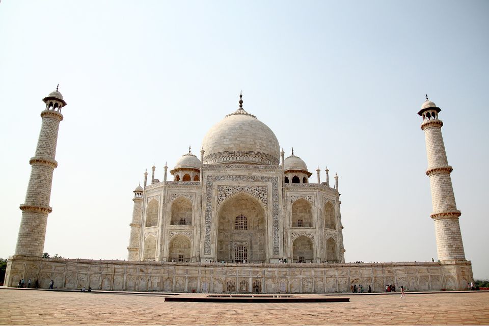 Delhi: Taj Mahal and Agra Private Day Trip with Hotel Pickup - From Delhi pickup to Yamuna Expressway: getting out of the city fast