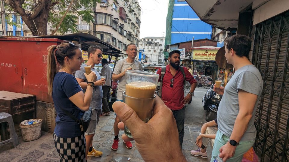 Discover Mumbai's street & beach with Vegetarian food tour - Churchgate Khau Galli: vada pav, dosa, and the Bombay sandwich stop