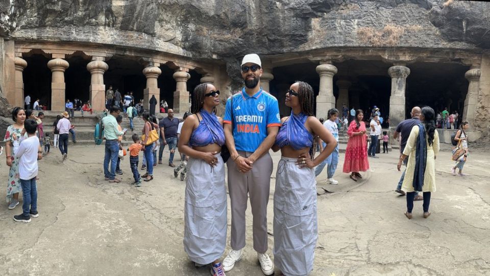 Elephanta Caves & Island Guided Tour - The tour guides: why the right person changes everything
