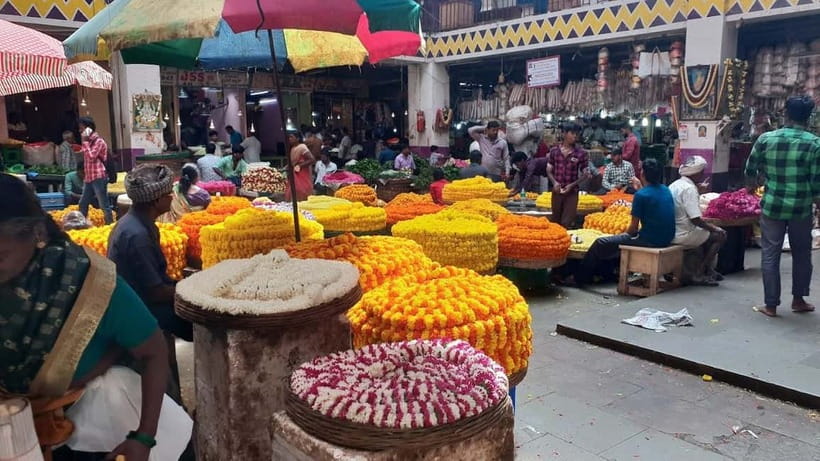 Experience Bangalore - Evening City Walk Tour & Market Visit - Key highlights at a glance