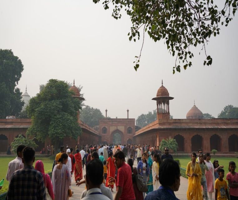 Fast-track entry into taj mahal with entrance included. - Fast-Track Entry: What You Actually Save