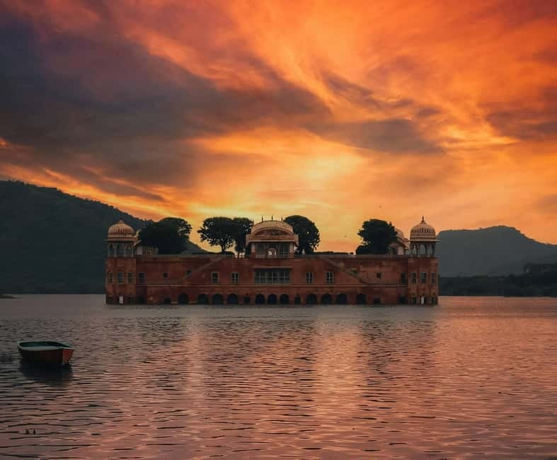 From Delhi: All-Inclusive Same-Day Jaipur Tour By Car Tour - Jal Mahal on Man Sagar Lake: the quick stop that gives you a wow photo