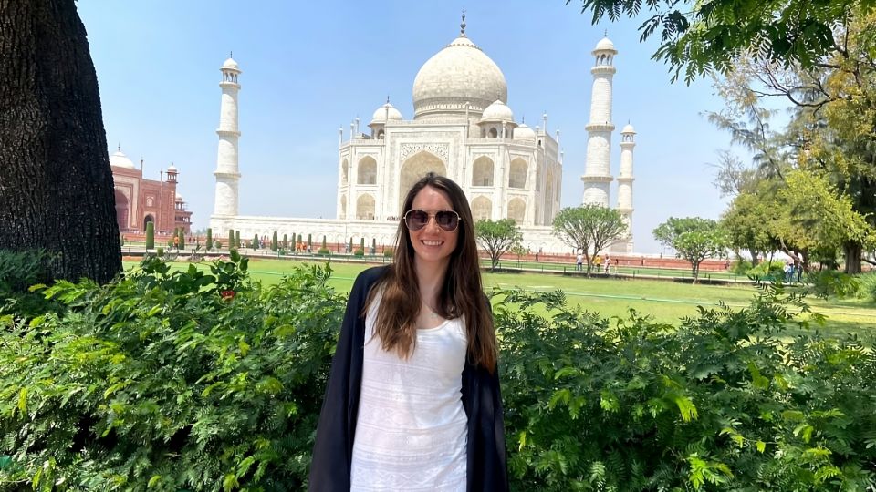 From Delhi: All-Inclusive Taj Mahal Day Tour with transfers - Breakfast or lunch at the restaurant stop: plan your energy