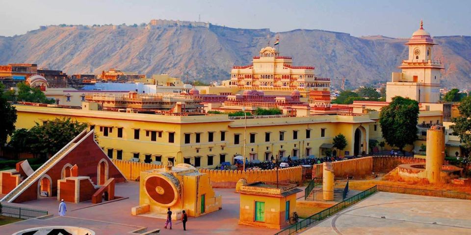 From Delhi: Jaipur Day Trip by Fast Train or Private Car - Shopping stops: how to enjoy markets without losing your time