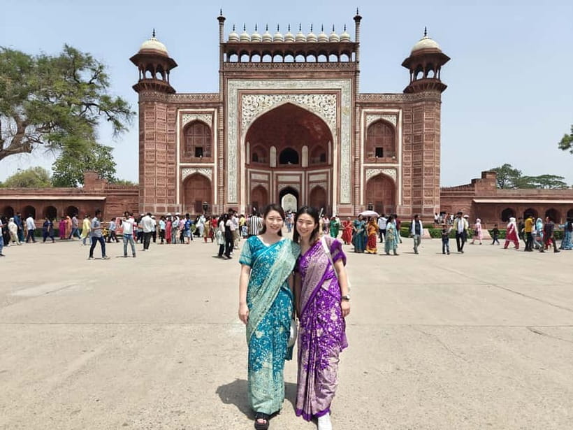 From Delhi: Private Layover Taj Mahal Day Tour By Car - Private Car, Busy Roads, and Door-to-Door Comfort
