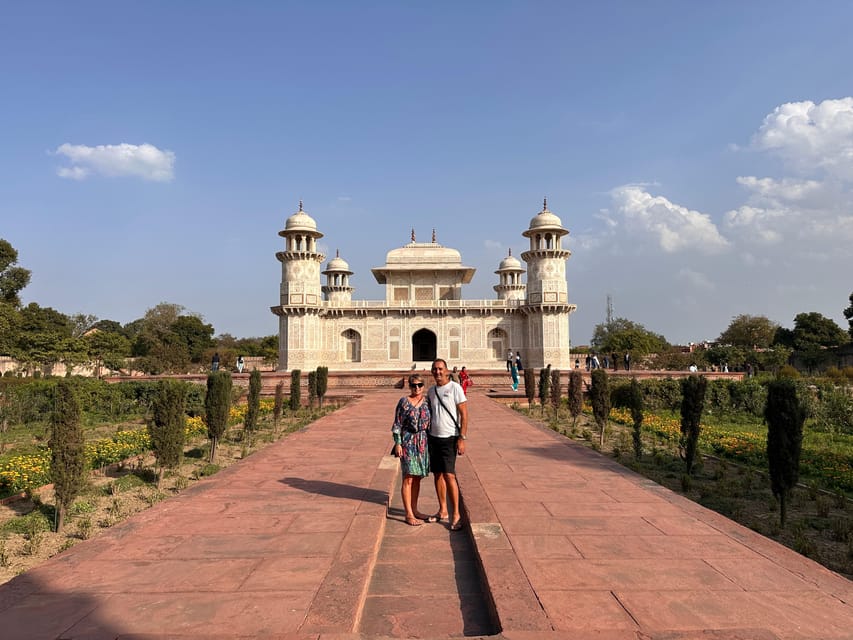 From Delhi: Private Taj mahal and Agra Fort with Car Tour - Guide support that turns a day trip into a story