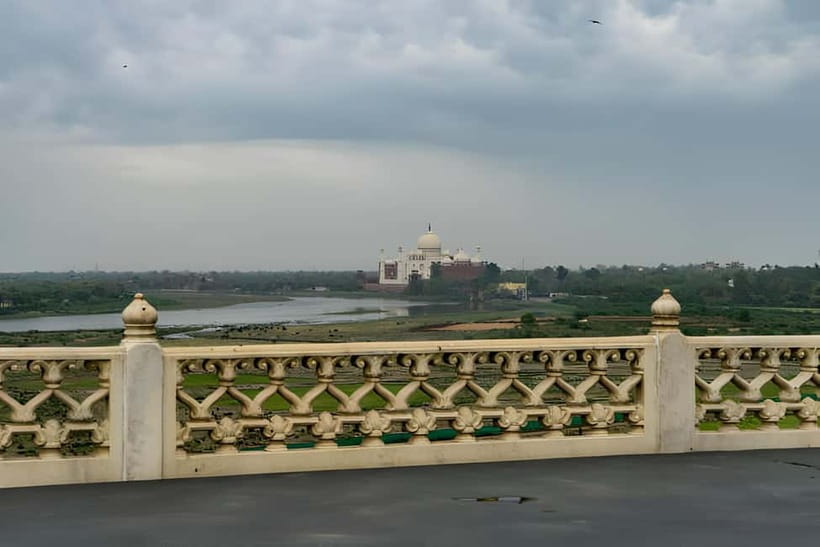 From Delhi: Same Day Taj Mahal & Agra Day Tour by Car - Taj Mahal time: guided stories, good angles, and line-saving