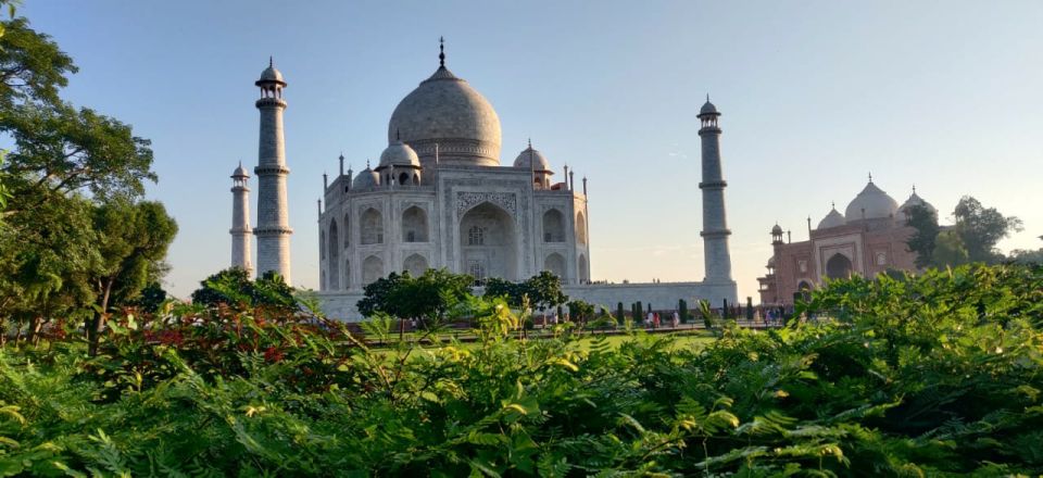 From Delhi: Sunrise Taj Mahal, Agra Fort, & Baby Taj Tour - Agra Fort (UNESCO): The Fort That Explains the Setting